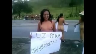 Lindo grupo de chicas muestran sus tetas