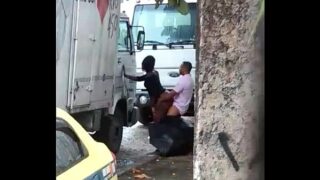 Sexo de lésbicas na rua