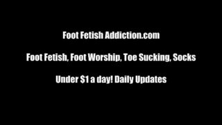 YOU LIKE FEET DON'T YOU   FOOT WORSHIP . FOOT FETISH