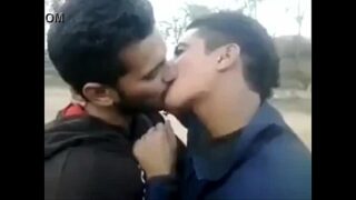 Brincadeira entre hetero gay